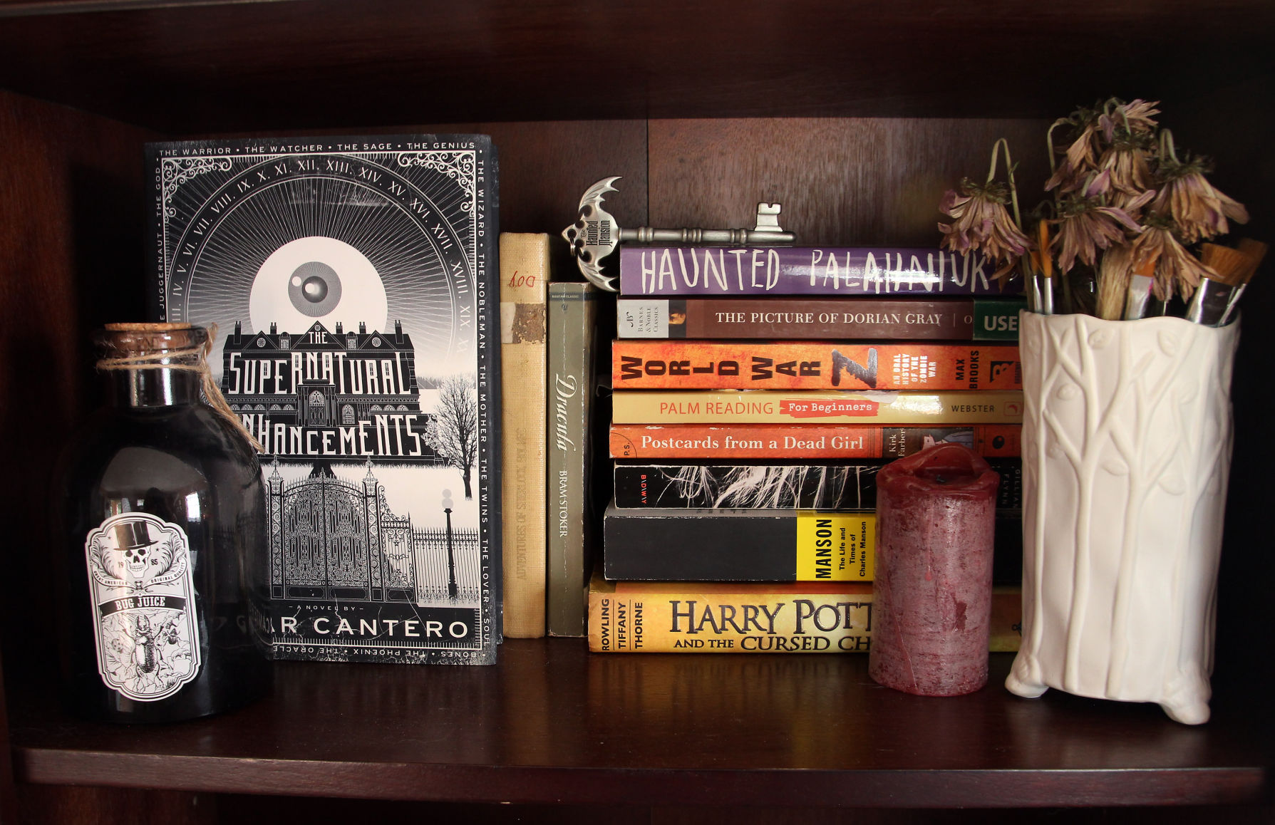 Halloween decor: Display your books